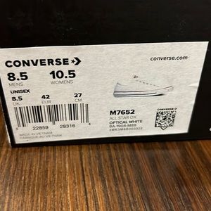 White Converse Unisex 8.5 Men or 10.5 Womens